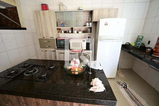 Casa à venda com 3 quartos, 200m² em Residencial Porto Seguro, Goiânia