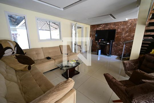 Casa à venda com 3 quartos, 200m² em Residencial Porto Seguro, Goiânia