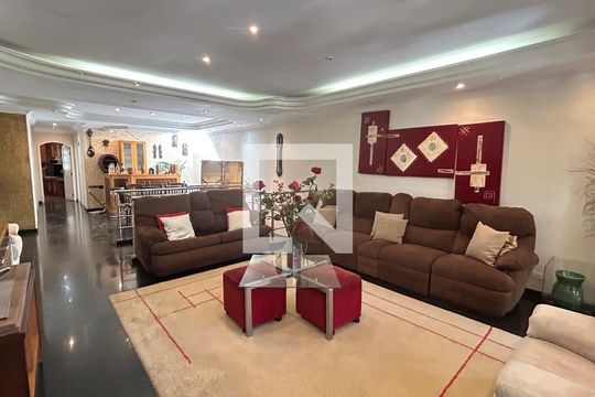 Casa para alugar com 4 quartos, 200m² em Vila das Palmeiras, Guarulhos