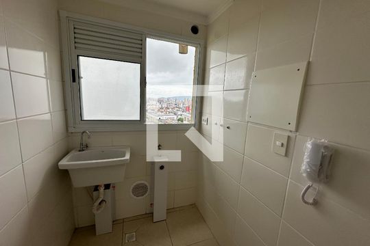Cozinha e Área de Serviço de apartamento para alugar com 2 quartos, 46m² em Parque Sao Vicente, São Vicente