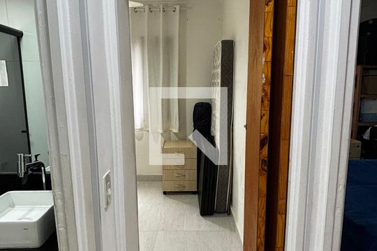 Corredor de apartamento à venda com 2 quartos, 48m² em Cidade São Jorge, Santo André