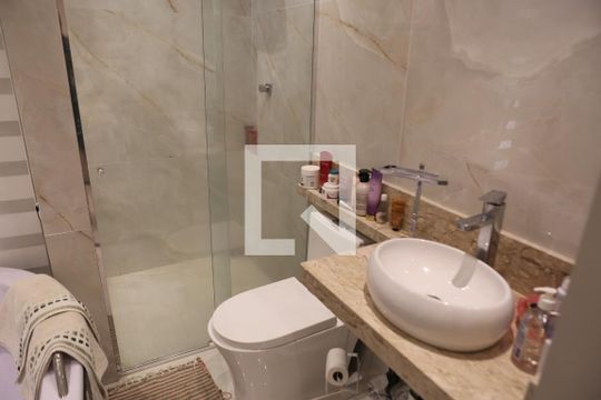 Suite Quarto 1 de casa à venda com 3 quartos, 235m² em Santa Cruz Industrial, Contagem