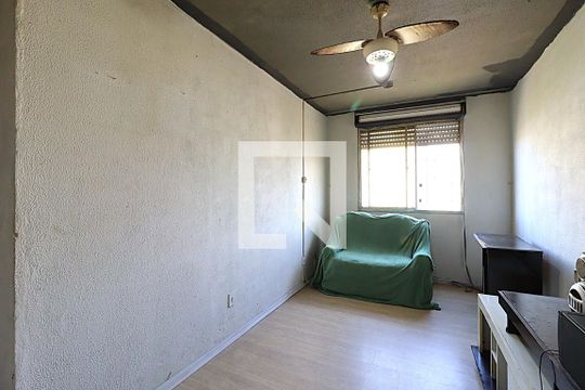 Sala de apartamento para alugar com 1 quarto, 46m² em Jardim Itu, Porto Alegre