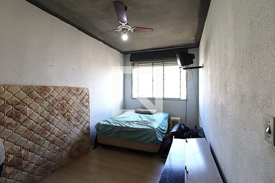 Quarto de apartamento para alugar com 1 quarto, 46m² em Jardim Itu, Porto Alegre