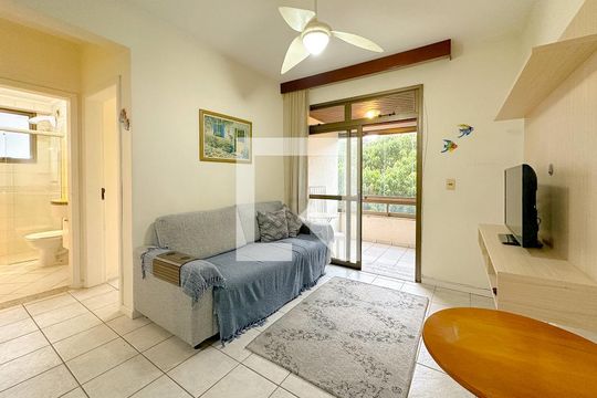 Sala de TV de apartamento para alugar com 2 quartos, 100m² em Jurerê, Florianópolis