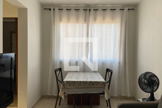 Sala de apartamento para alugar com 2 quartos, 54m² em Jaguaré, São Paulo