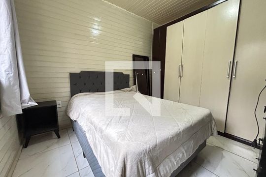 Sala  de apartamento para alugar com 2 quartos, 40m² em Alto Ribeirão Leste, Florianópolis