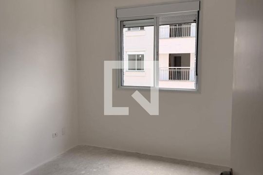 Quarto de apartamento para alugar com 2 quartos, 55m² em Vila Santa Maria, Poá