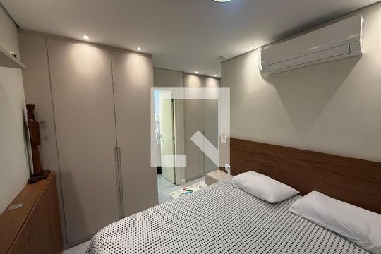 Quarto de apartamento para alugar com 2 quartos, 55m² em Vila Santa Maria, Poá