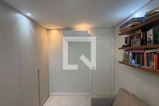 Quarto de apartamento para alugar com 2 quartos, 55m² em Vila Santa Maria, Poá