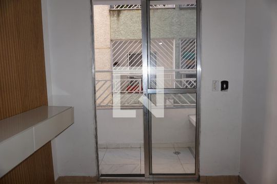 Varanda de apartamento para alugar com 2 quartos, 44m² em Chácaras Caxingui, Embu das Artes
