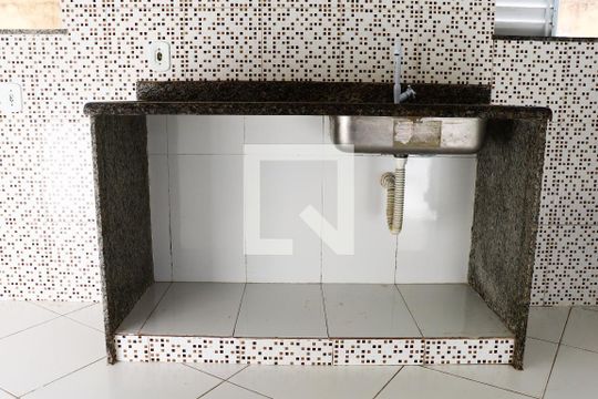 Cozinha de apartamento para alugar com 2 quartos, 55m² em Terra Firme, Rio das Ostras