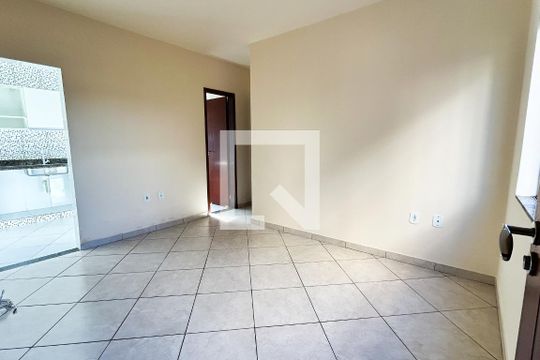 Sala de apartamento para alugar com 2 quartos, 55m² em Terra Firme, Rio das Ostras