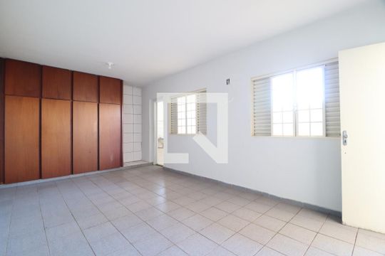 Kitnet/Studio para alugar com 1 quarto, 40m² em Pacaembu, Uberlândia