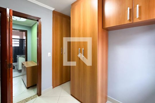 Quarto 1 de casa de condomínio para alugar com 3 quartos, 77m² em Jardim das Quatro Marias, São Bernardo do Campo