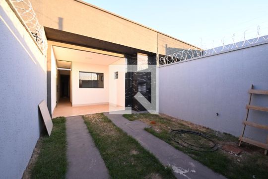 Casa para alugar com 2 quartos, 114m² em Loteamento Alphaville Residencial, Goiânia