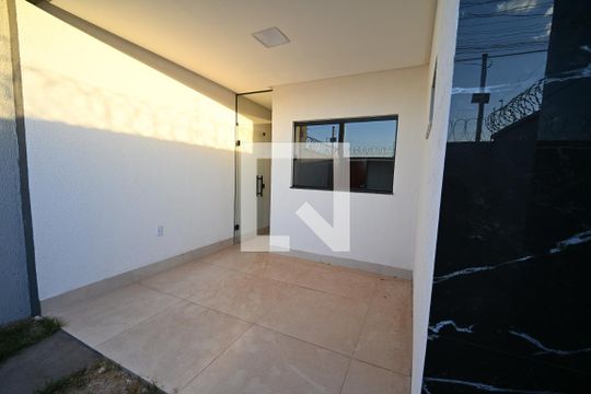 Casa para alugar com 2 quartos, 114m² em Loteamento Alphaville Residencial, Goiânia