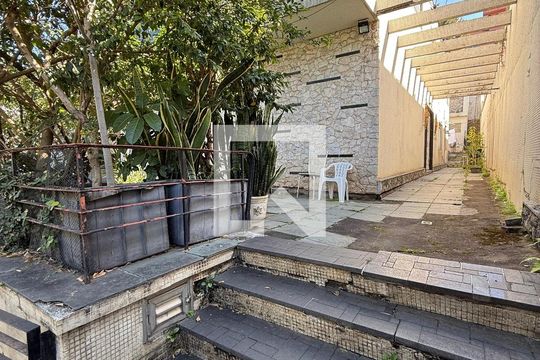 Casa para alugar com 5 quartos, 420m² em Pacaembu, São Paulo