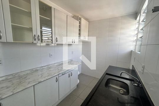 Cozinha de apartamento à venda com 4 quartos, 75m² em Petrópolis, Porto Alegre