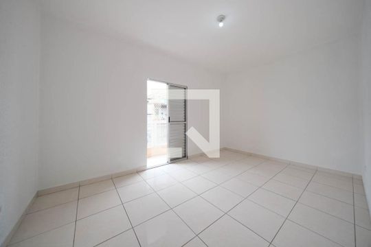 Quarto 2 de casa para alugar com 2 quartos, 70m² em Jardim Arize, São Paulo