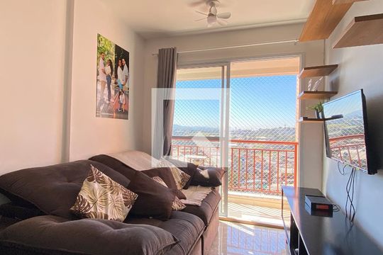 Sala de apartamento à venda com 2 quartos, 45m² em Helena Maria, Osasco