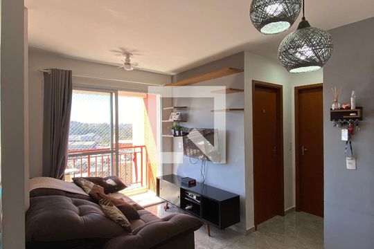 Sala de apartamento à venda com 2 quartos, 45m² em Helena Maria, Osasco