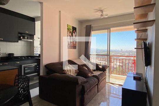 Sala de apartamento à venda com 2 quartos, 45m² em Helena Maria, Osasco
