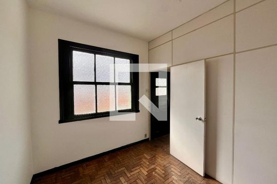 Apartamento para alugar com 4 quartos, 120m² em Sagrada Família, Belo Horizonte