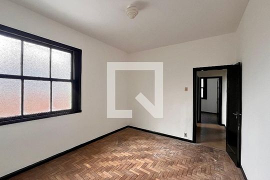 Apartamento para alugar com 4 quartos, 120m² em Sagrada Família, Belo Horizonte