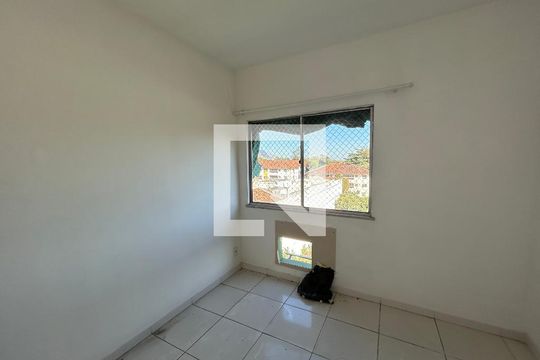 Quarto 1 de apartamento para alugar com 2 quartos, 54m² em Vila Valqueire, Rio de Janeiro