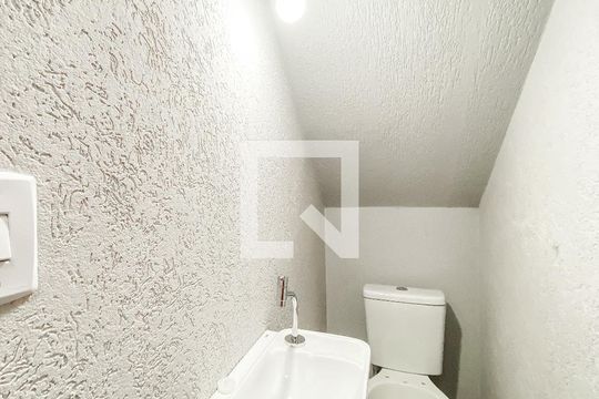 Lavabo  de casa à venda com 2 quartos, 80m² em Vila Paranagua, São Paulo