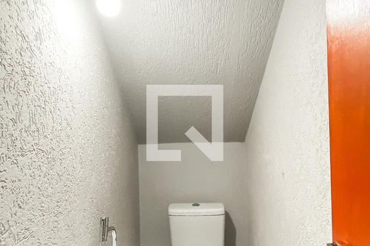 Lavabo  de casa à venda com 2 quartos, 80m² em Vila Paranagua, São Paulo