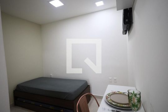 Sala/Quarto de kitnet/studio para alugar com 1 quarto, 15m² em Cidade São Francisco, São Paulo