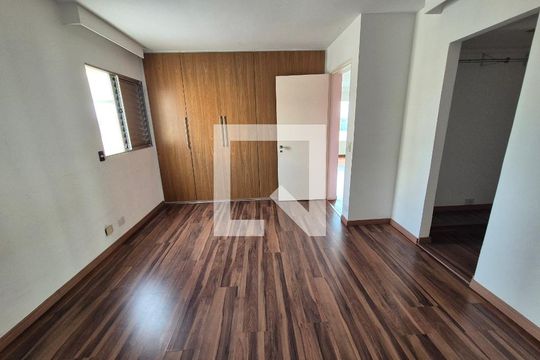 Quarto de apartamento à venda com 1 quarto, 136m² em Real Parque, São Paulo