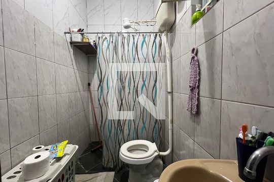 Casa para alugar com 7 quartos, 300m² em Nacional, Contagem