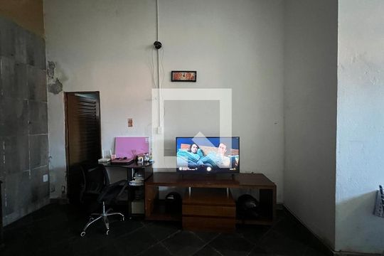 Casa para alugar com 7 quartos, 300m² em Nacional, Contagem