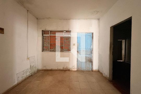 Sala de casa à venda com 3 quartos, 180m² em Cidade São Jorge, Santo André