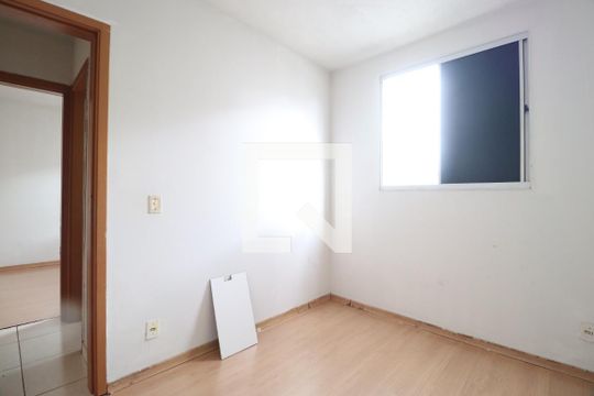 Quarto 1 de apartamento para alugar com 2 quartos, 47m² em Jardim Canaã, Uberlândia