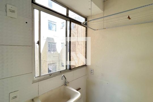 Cozinha/Área de serviço de apartamento para alugar com 2 quartos, 42m² em Vila Nova Bonsucesso, Guarulhos