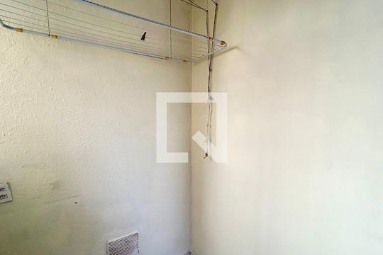 Cozinha/Área de serviço de apartamento para alugar com 2 quartos, 42m² em Vila Nova Bonsucesso, Guarulhos