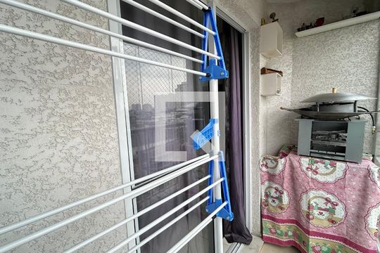 Varanda da Sala de apartamento à venda com 2 quartos, 44m² em Vila Itapegica, Guarulhos