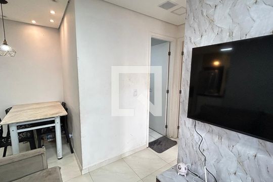 Sala de apartamento à venda com 2 quartos, 44m² em Vila Itapegica, Guarulhos