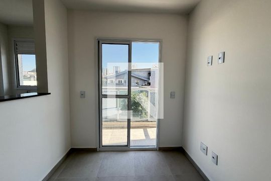 Apartamento para alugar com 1 quarto, 42m² em Vila Bertioga, São Paulo