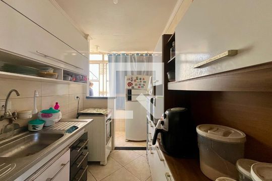 Cozinha e Área de Serviço de apartamento para alugar com 3 quartos, 76m² em Jardim Interlagos, Campinas