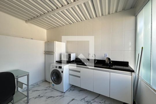 Cozinha de kitnet/studio para alugar com 1 quarto, 25m² em Pinheiros, São Paulo