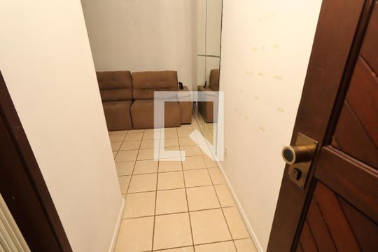 Sala de apartamento para alugar com 1 quarto, 80m² em Costa Azul, Salvador