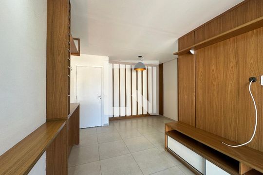Sala de apartamento à venda com 3 quartos, 73m² em Tamboré, Barueri