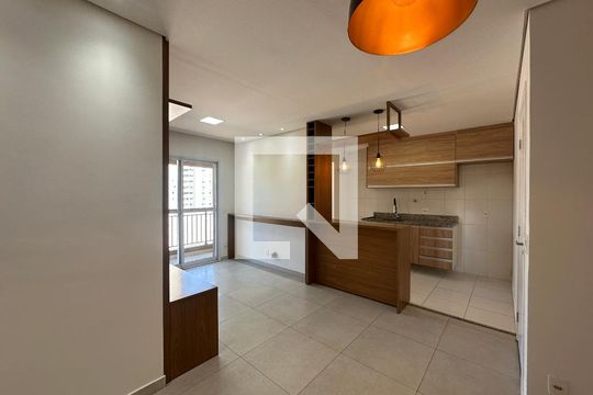 Sala de apartamento à venda com 3 quartos, 73m² em Tamboré, Barueri