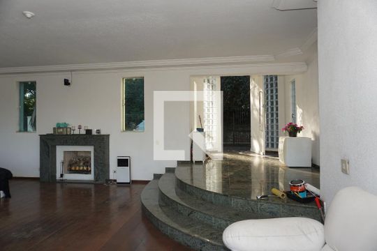 Sala de TV de casa de condomínio para alugar com 6 quartos, 3000m² em Jardim Iolanda, Embu das Artes