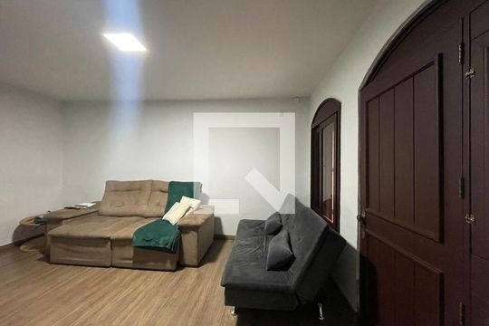 Casa à venda com 3 quartos, 625m² em Feitoria, São Leopoldo